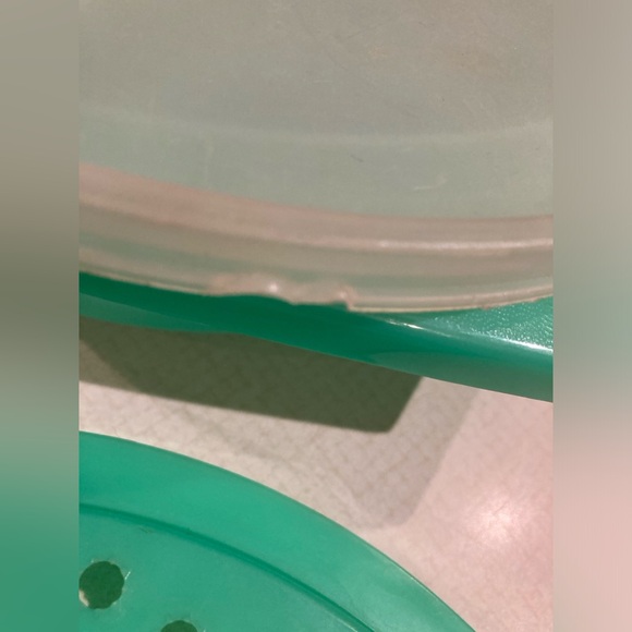 Vintage Tupperware grater bowl and seal - Picture 2 of 3